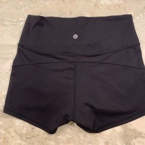 Lululemon In Movement Short  Everlux 2.5"